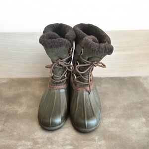 3M thinsulated Green and Brown Duck Boots